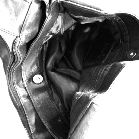 Fossil Handbag Shoulder Bag Black Pebbled Leather Key Charm Large Width 16in. - Picture 4 of 7